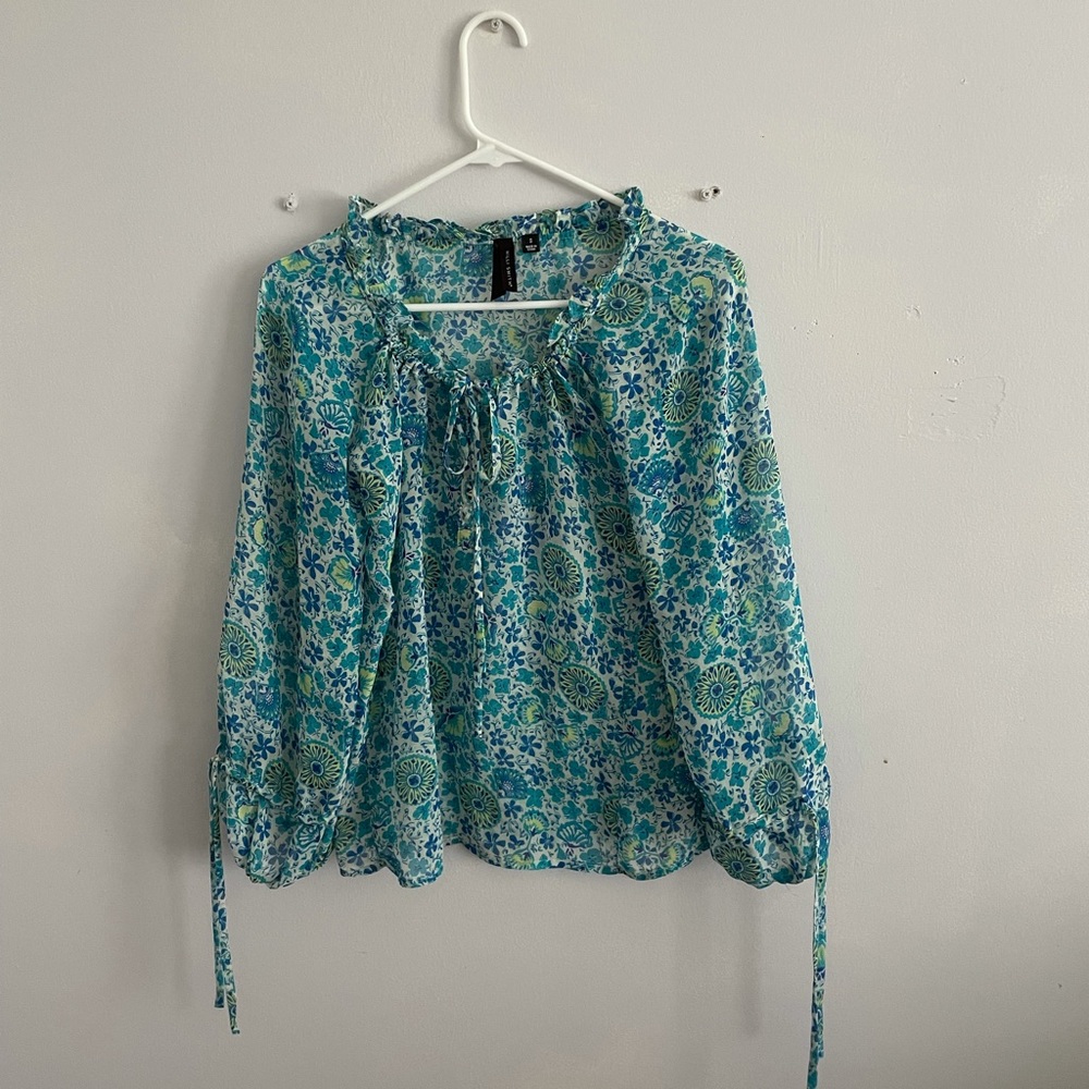 Willi Smith pretty blue blouse